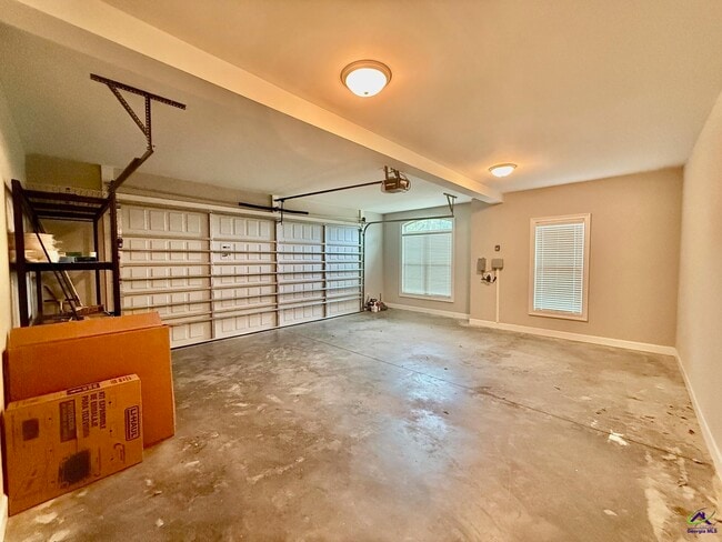 Building Photo - 400 Southern Wds Trl
