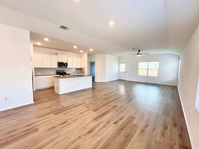 Building Photo - COMING SOON - MID MAY