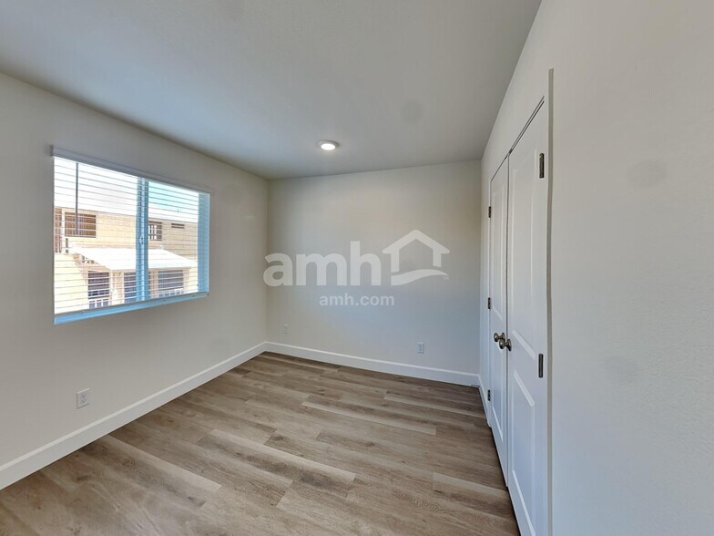 Building Photo - 10345 Medusita St
