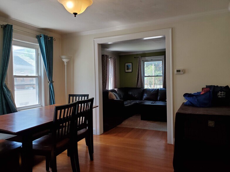 Building Photo - 33 Flett Rd