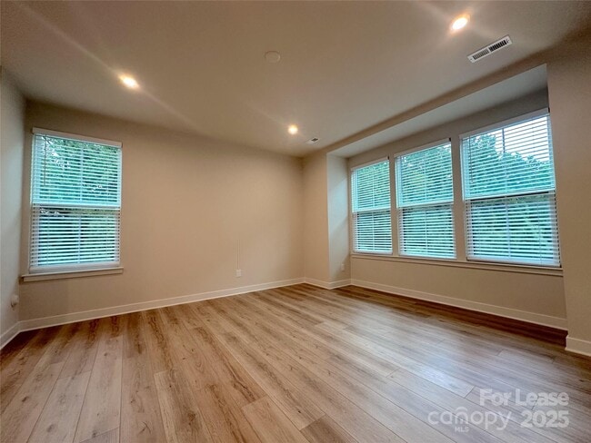 Building Photo - 460 Spearfield Ln