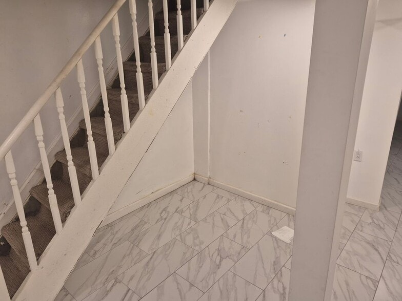 Building Photo - 330 New York Ave