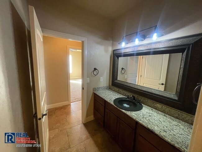 Building Photo - Large Washington Fields Home