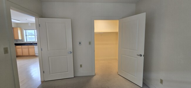 Walk In Closet - 2407 Telegraph Ave