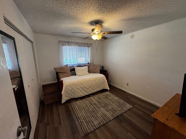 Building Photo - Charming Ocala Retreat in Peaceful 55+ Community – Move-In Ready!