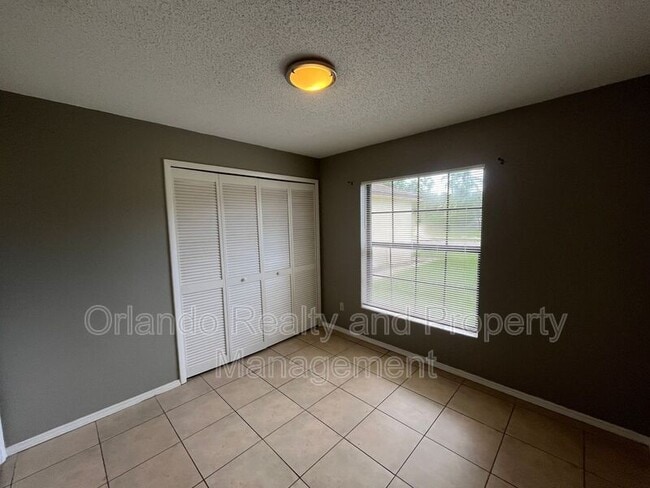 Building Photo - 1102 Dees Dr