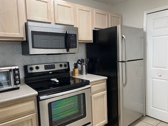 Building Photo - 7511 Seurat St