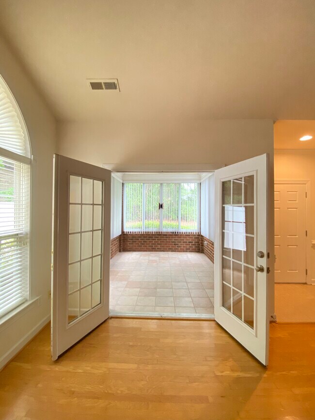 Building Photo - 4700 Ludwell Branch Ct