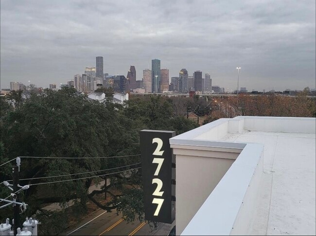 Building Photo - 2727 Houston Ave