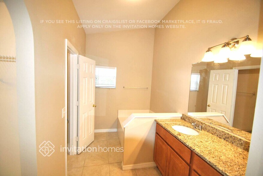 Building Photo - 6879 Raccoon Ct