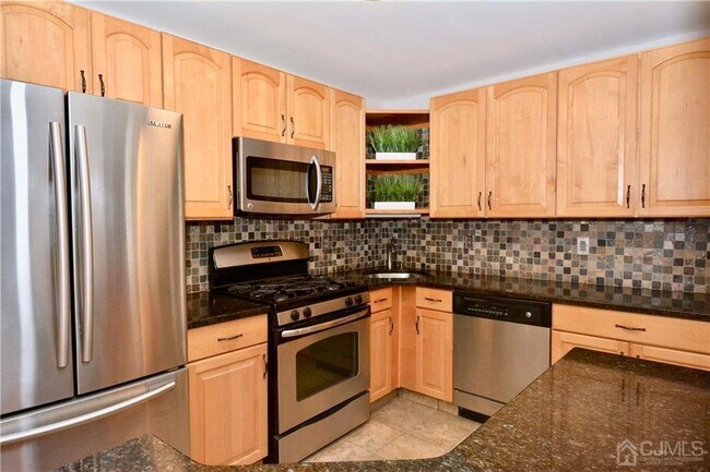 Building Photo - 1209 Stoneridge Cir