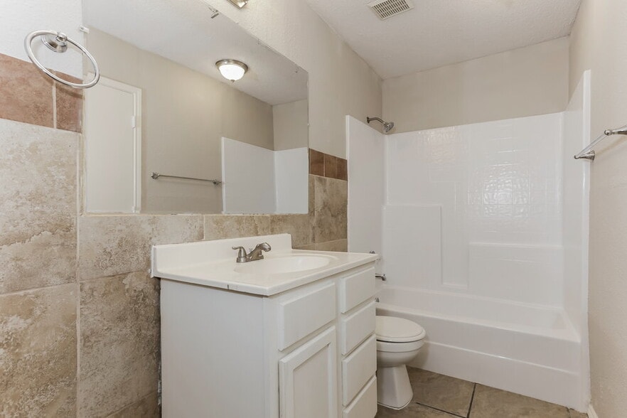 Building Photo - 4530 Lizzy Dr