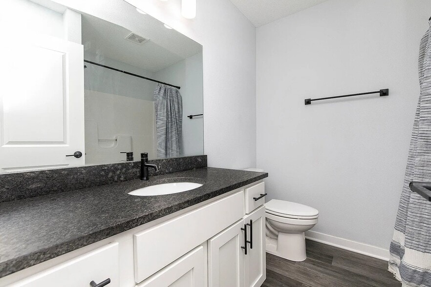 Building Photo - 481 10th St