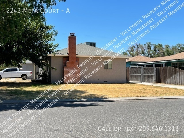 Building Photo - Cute and Cozy Modesto 2 Bedroom 1 Bath Duplex