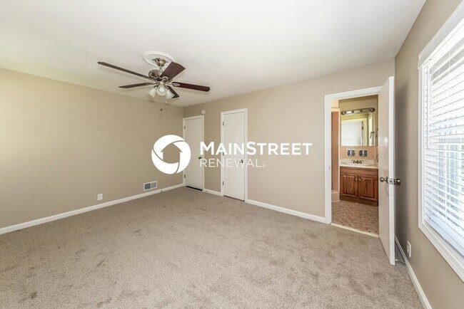 Building Photo - 3 Bedroom Pet-Friendly Home in Tarrant, AL with Main Street Renewal