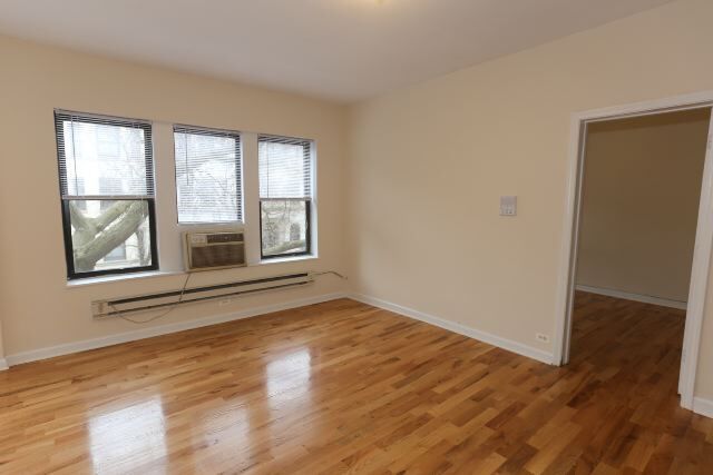 Building Photo - 3720 N Pine Grove Ave