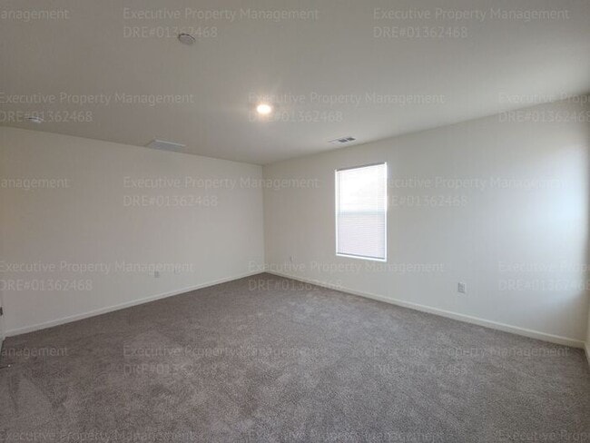 Building Photo - Newly constructed 4 bedroom/ 3 bathroom co...