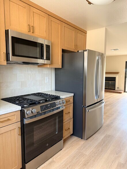 Stainless steel appliances - 470 E 7th St