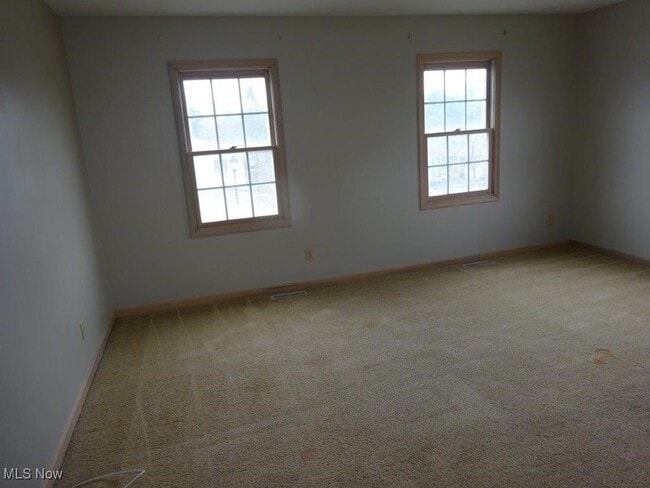 Building Photo - 1050 Mazepa Trail