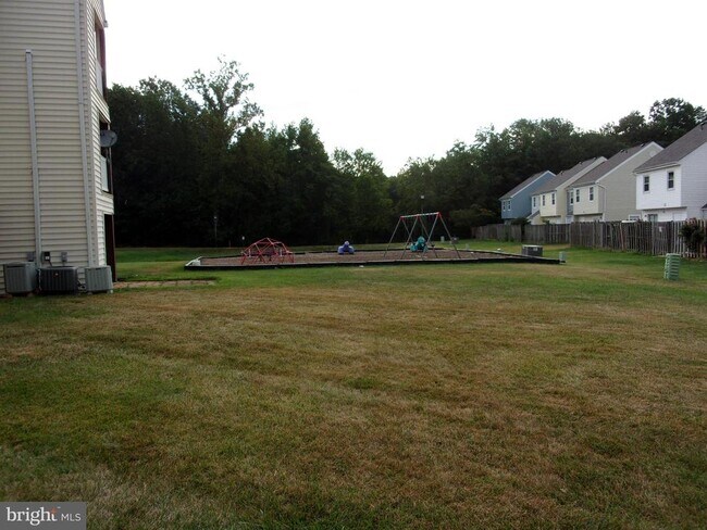 Building Photo - 100 Chesterfield Ln