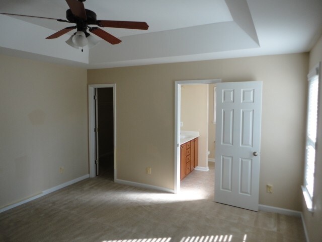 Building Photo - 228 Pearson Pl