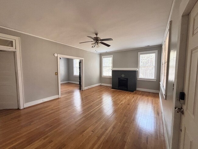 Building Photo - Bungalow in Rosewood