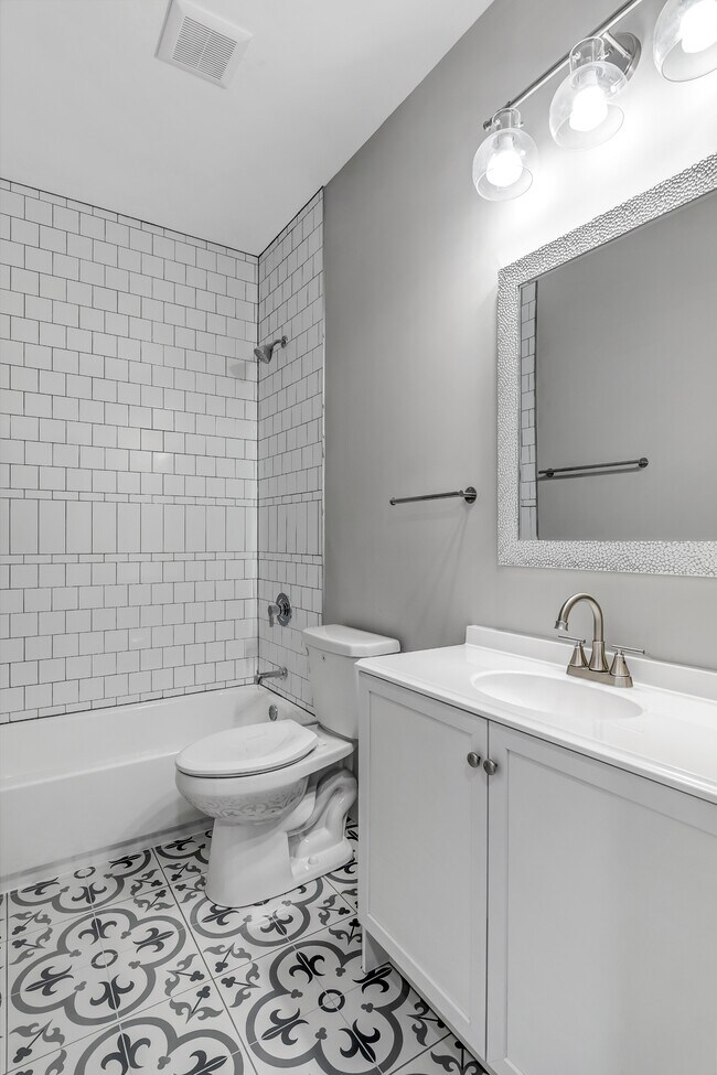 Building Photo - 2806 Lafayette Ave