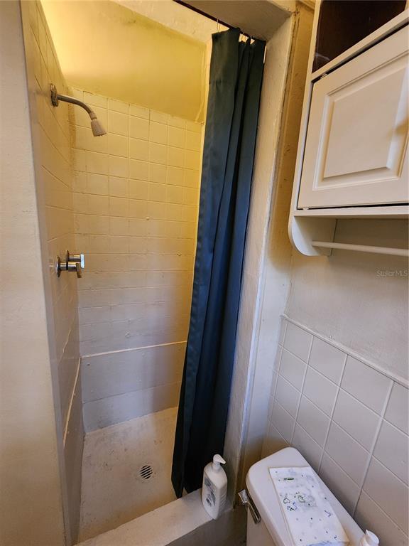 Building Photo - 1030 NE 9th St