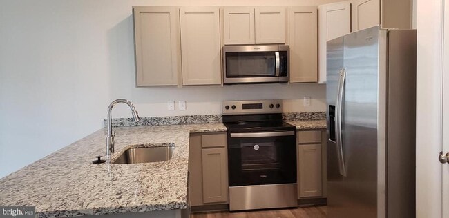 Building Photo - 186 Caterpillar Dr