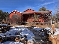 Building Photo - 2 Bedroom, 1 Bathroom Duplex in Santa Fe, NM