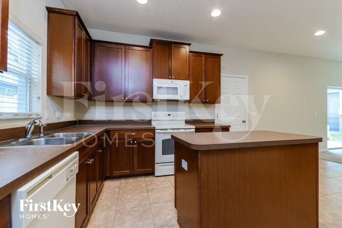 Building Photo - 5457 Gemgold Ct
