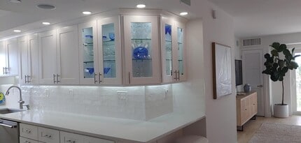 Building Photo - 3221 S Ocean Blvd