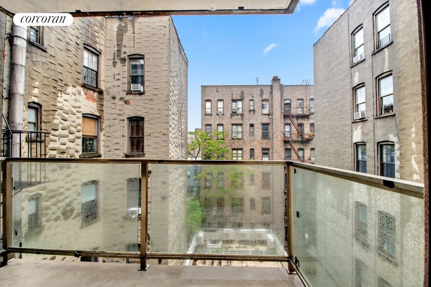 Building Photo - 219 S 3rd St