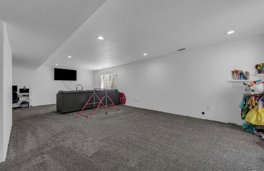 Building Photo - 7217 N Hidden Steppe Bnd
