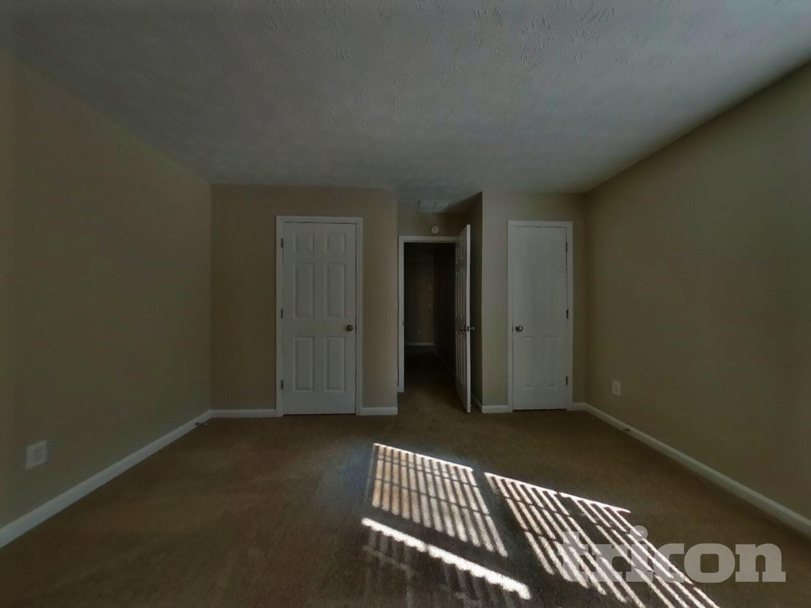 Building Photo - 2492 Feathertree Ln