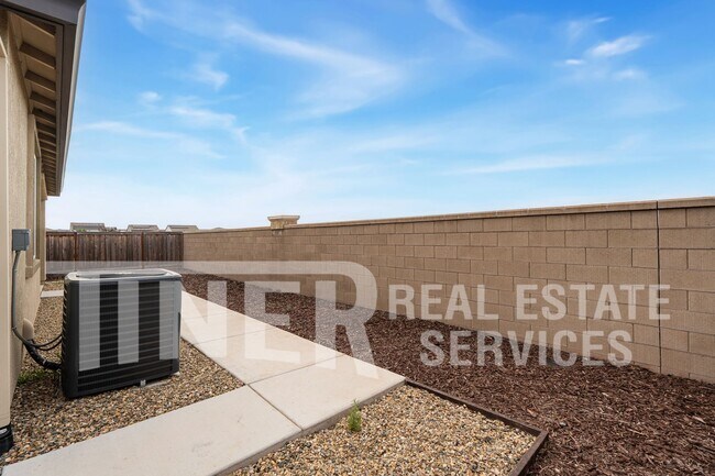 Building Photo - 8112 Joecy Wy