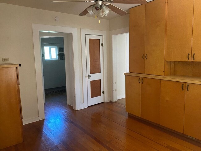 Building Photo - 933 Beck St