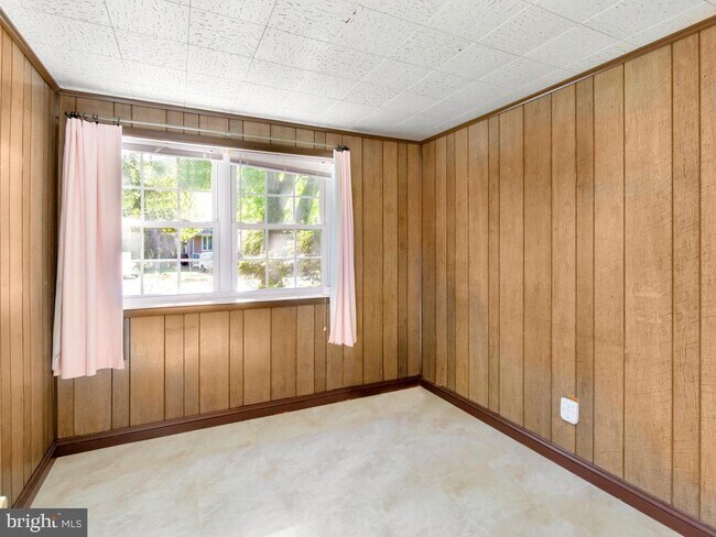 Building Photo - 10106 Crimson Cir