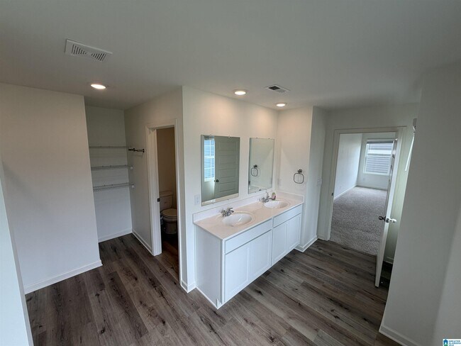 Building Photo - 2032 Lonesome Hen Ln