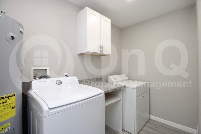 Building Photo - 8838 N 42nd Ave