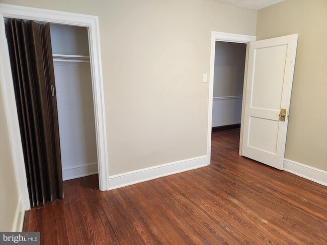 Building Photo - 132 S Broadway