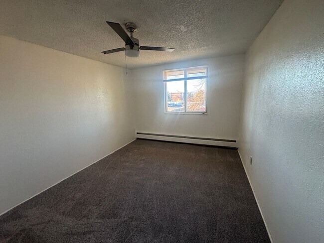 Building Photo - 2 Bedroom Condo in Southeast Denver