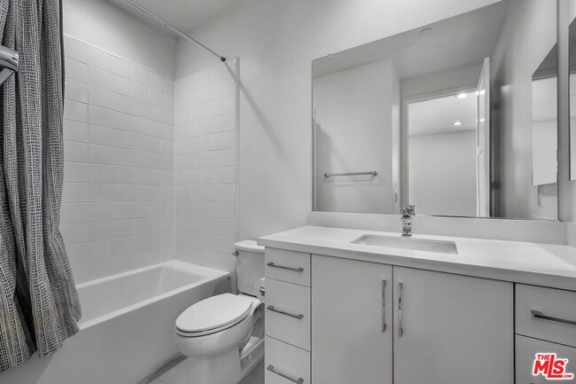 Building Photo - 5605 E Alloway Ct