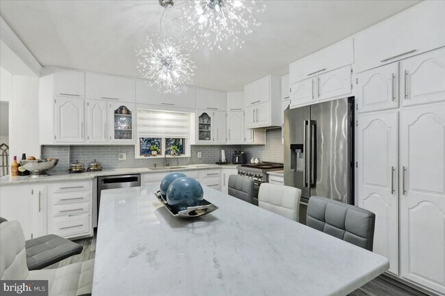 Building Photo - 405 Reading Ave