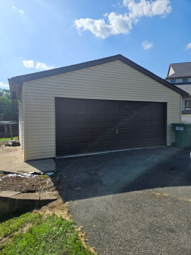 Building Photo - 4 Bedroom Home in Warriors Mark