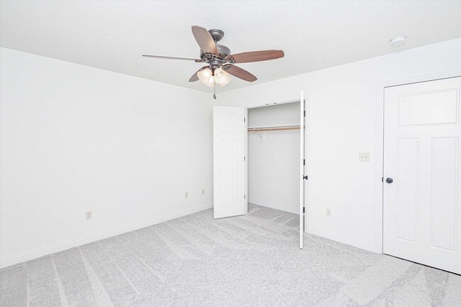 Building Photo - 6680 American Setter Dr