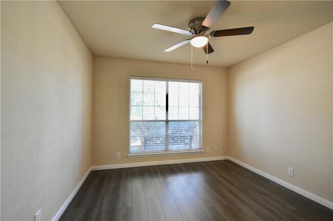 Building Photo - 1807 Slate Creek Dr