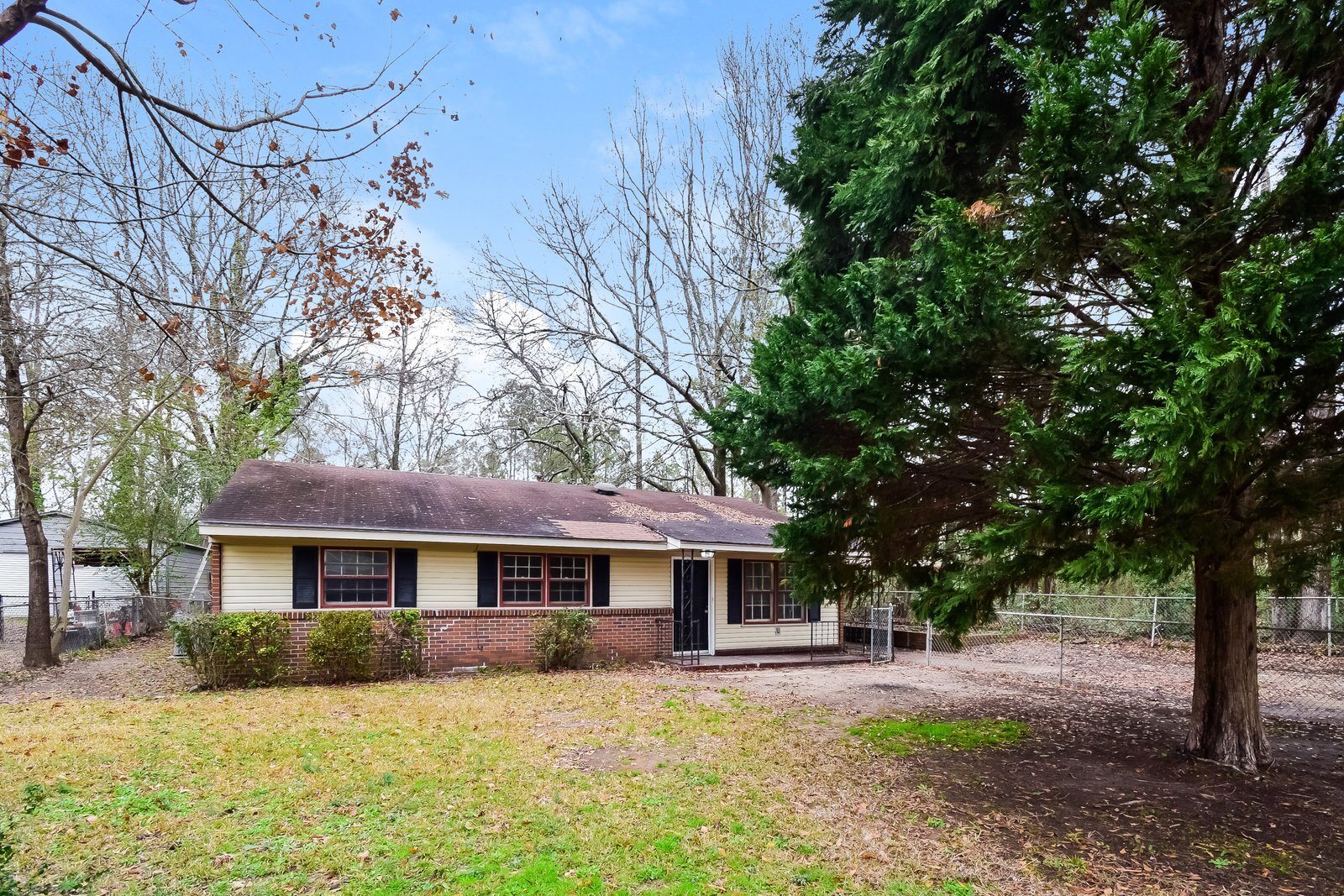 Building Photo - 5614 Grove Ave