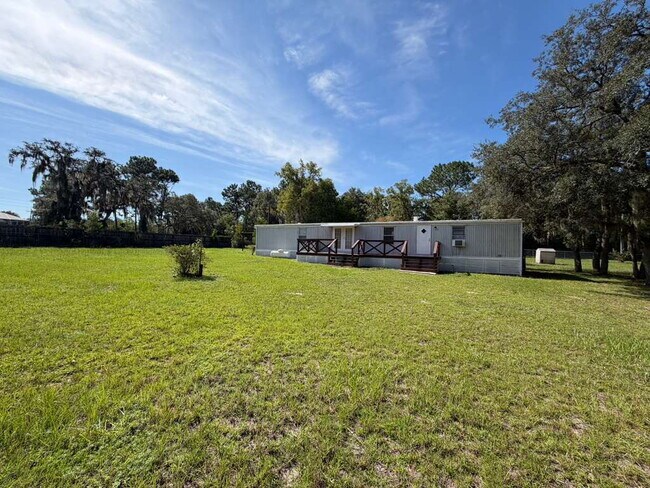 Building Photo - Move-In Ready 2-Bedroom 2 Bath home on One Acre!
