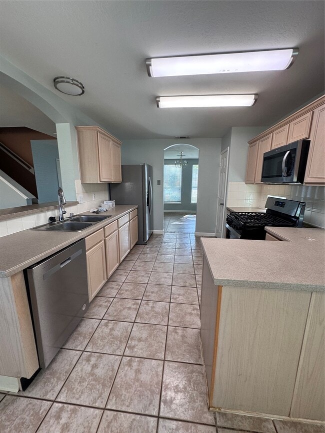 Building Photo - 14614 Vaughnville Dr